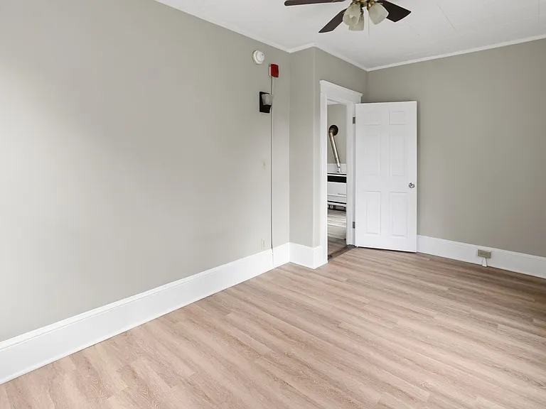 425 Wood Ave #427 — Photo 8