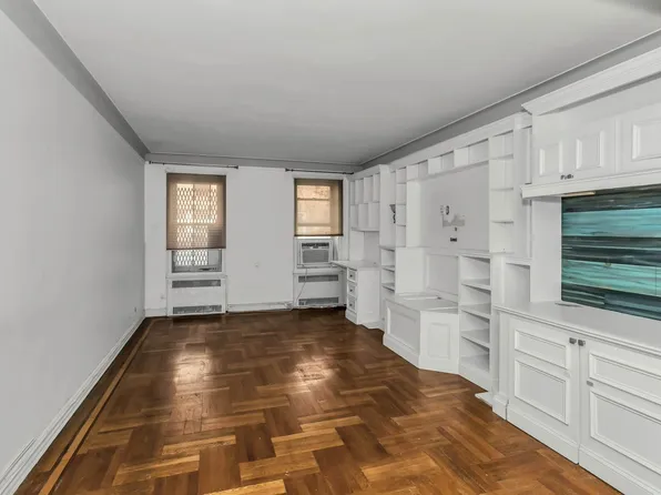 111-39 76th Road image 4 of 16