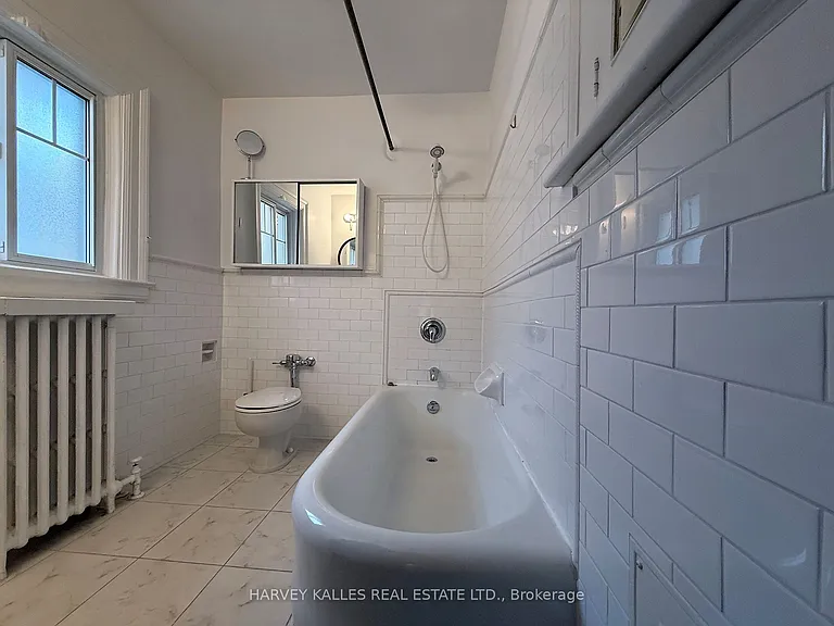 42 Glencairn Ave #B — Photo 17