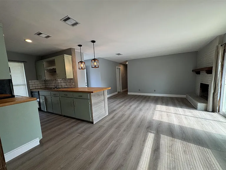 3520 Roanoke Dr — Photo 29