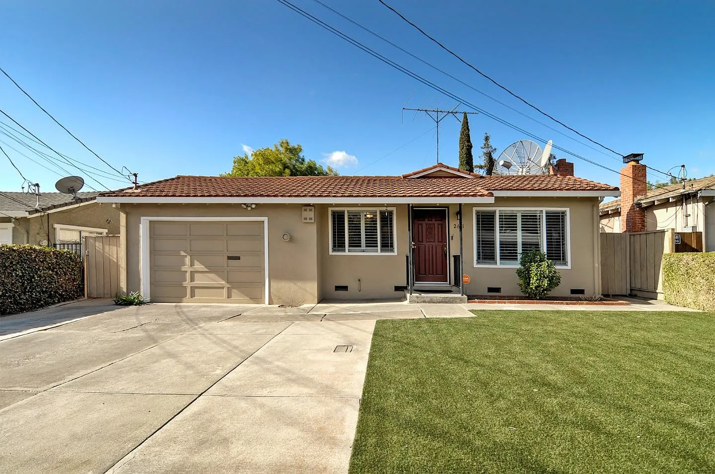 261 Sunnyslope Ave photo 1
