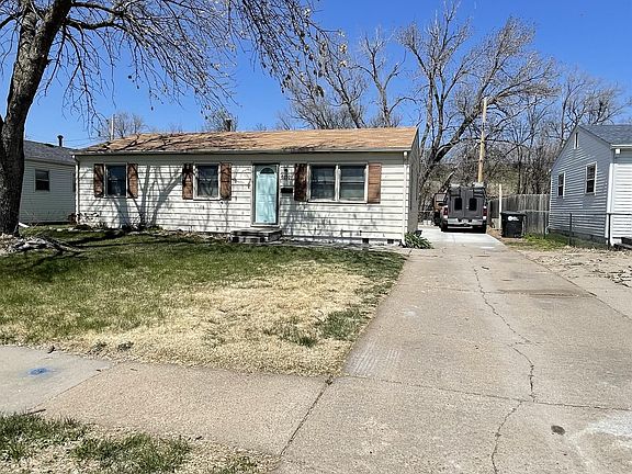 4th image of 6250 Buckingham Ave