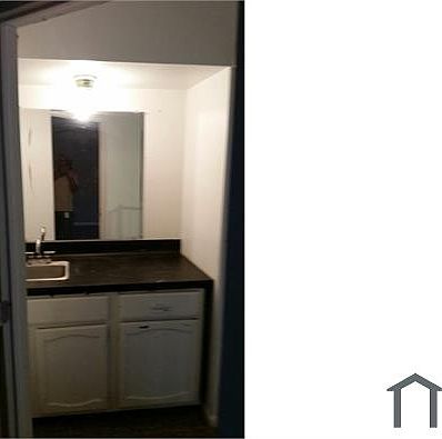4th image of 5723 Easthampton Dr