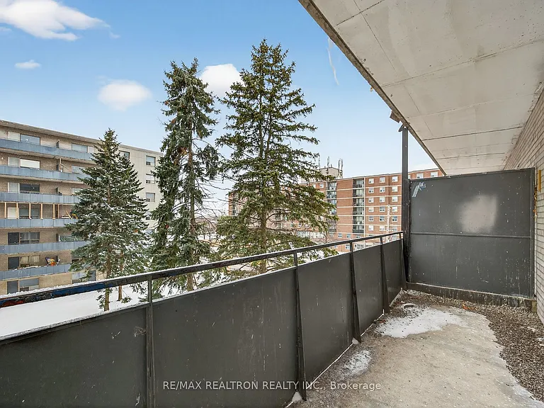 275 Wentworth St W #503 — Photo 14