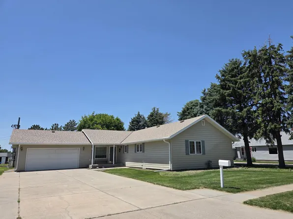 1505 K St, Cozad, NE 69130