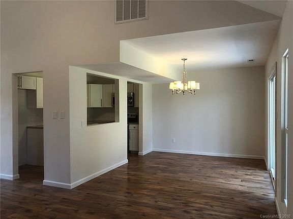 5th image of 11427 Kingfisher Dr
