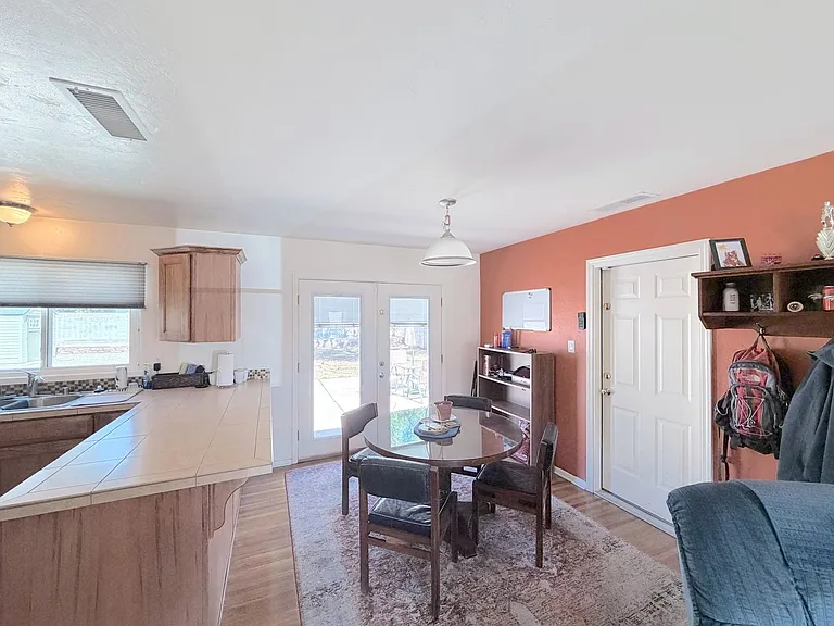 3200 California St NE — Photo 7