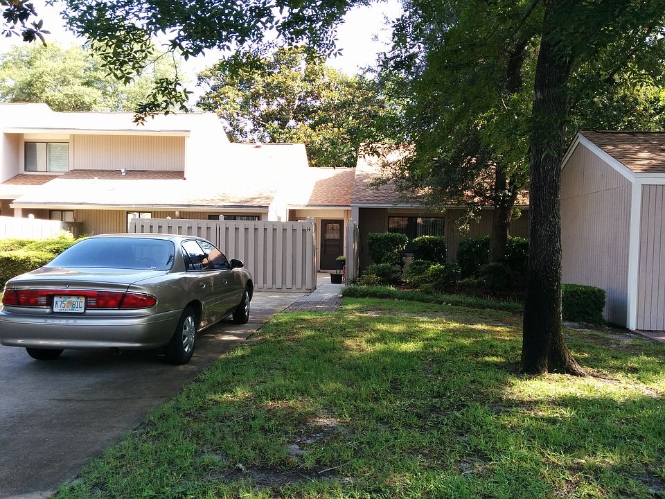 1st image of 800 Bay Dr APT 14