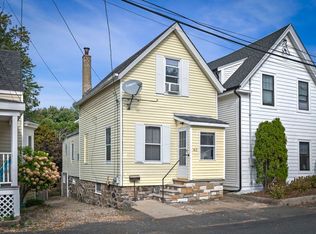 62 Crescent St, Swampscott, MA 01907