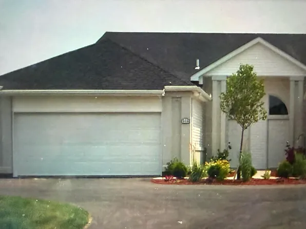 908 Hilltop Ln, Toledo, OH 43615