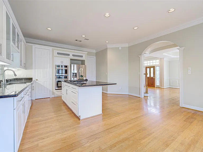 2124 Nantucket Dr #A — Photo 9