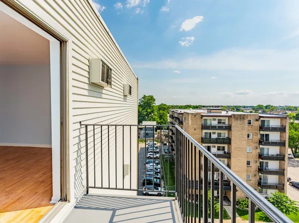 7449 Washington St APT 602, Forest Park, IL 60130