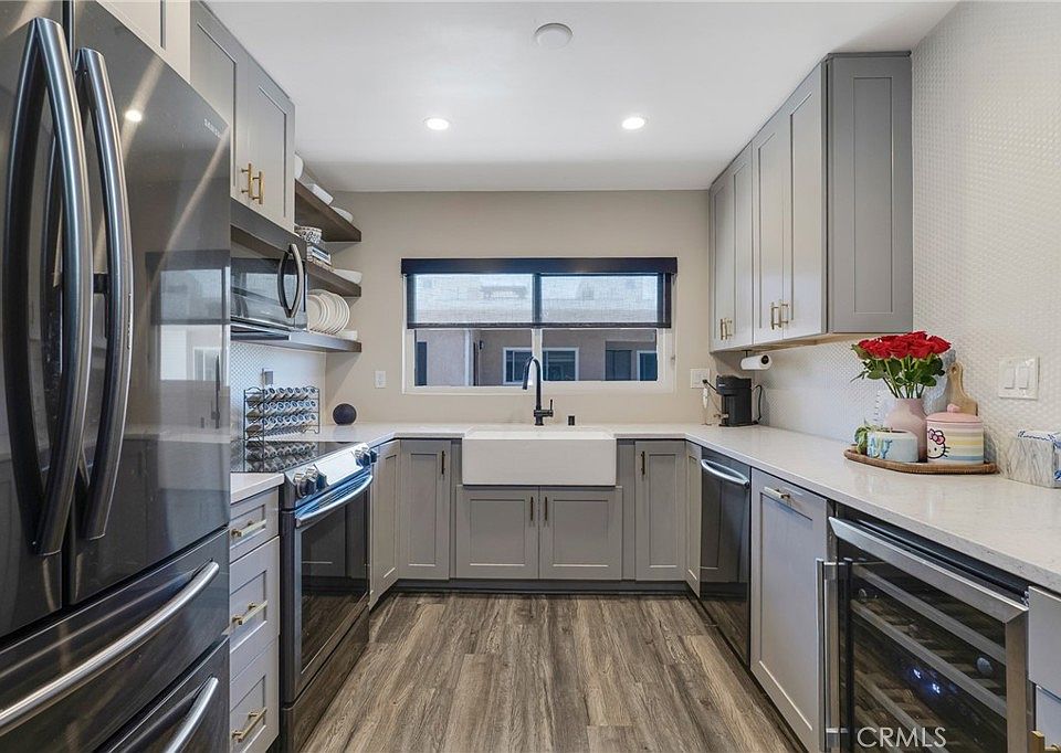 1st image of 5232 Corteen Pl Unit 17