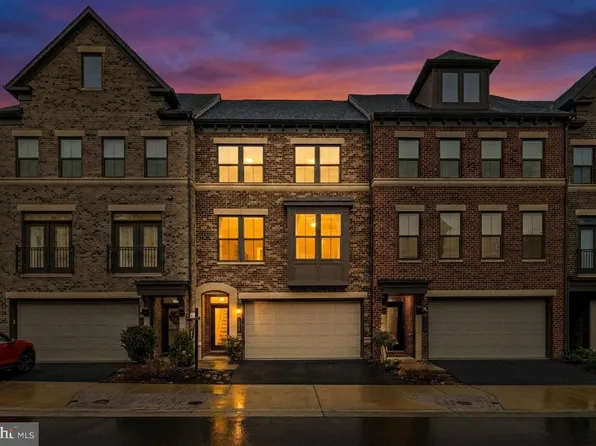 22296 Cornerstone Crossing Ter, Ashburn, VA 20148