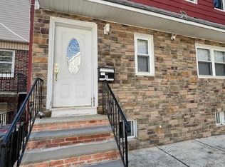 14 Meadow St, Bayonne, NJ 07002