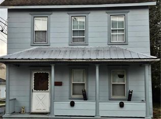 28 E Center St, Nazareth, PA 18064