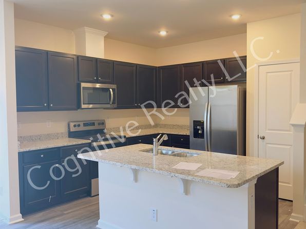 819 McKenzie Park Ter #1