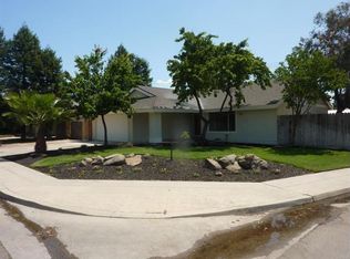 1610 Gibson Ave, Clovis, CA 93611