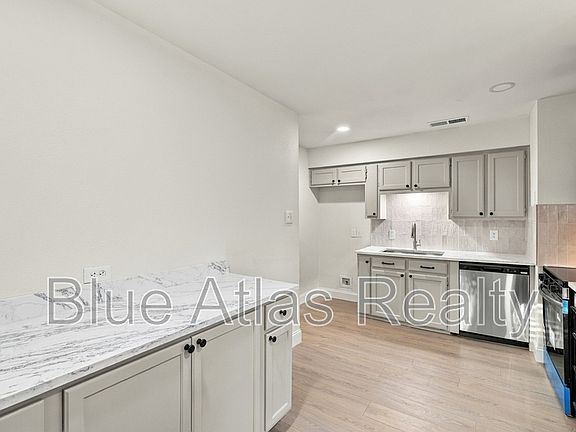5th image of 116 Maple St APT A