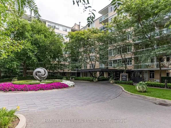 1 Benvenuto Pl #320, Toronto, ON M4V 2L1
