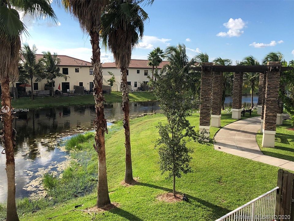 1st image of 8850 NW 97th Ave APT 212
