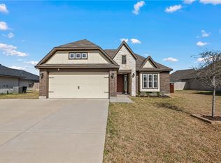 2090 Viva Rd, Bryan, TX 77807