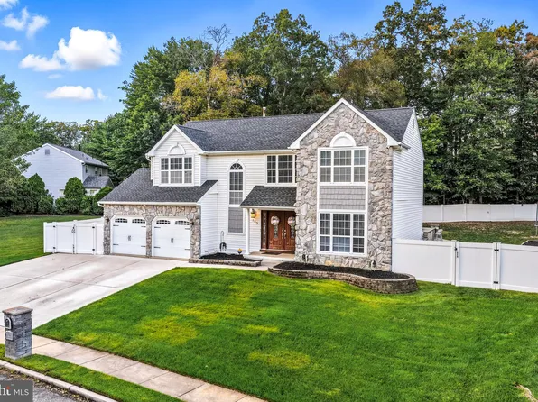 105 Branchwood Dr, Deptford, NJ 08096