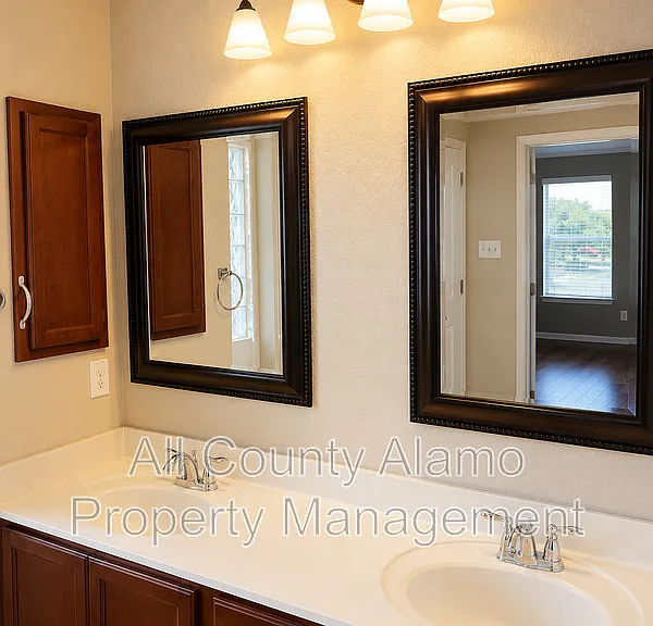 5565 Saffron Way — Photo 28