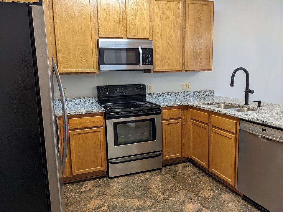 Kitchen, stainless steel, ceramic tile, granite counter