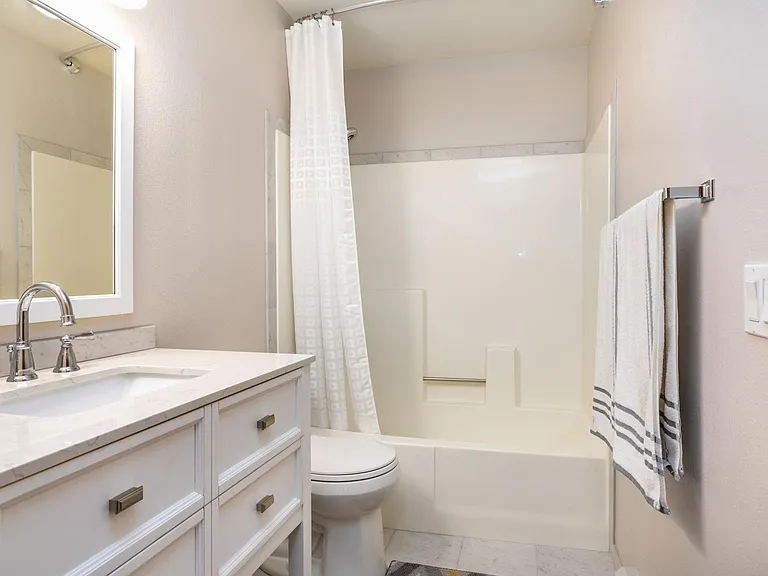 714A Meadow Ct — Photo 6