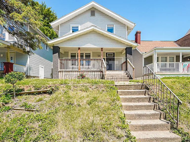 1260 S Champion Ave — Photo 1