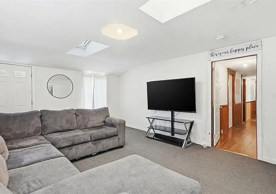37 Gibbon St #3