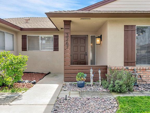 4th image of 3267 W Rialto Ave