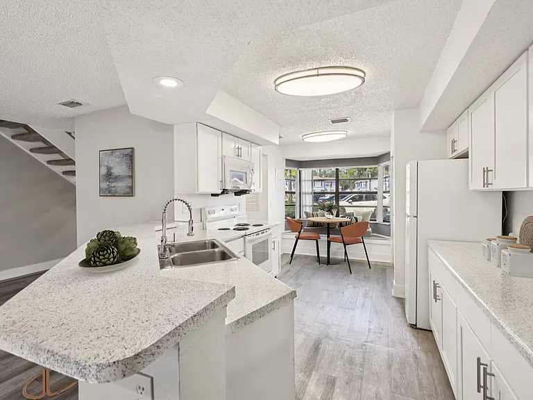 Village Townhomes — Photo 6