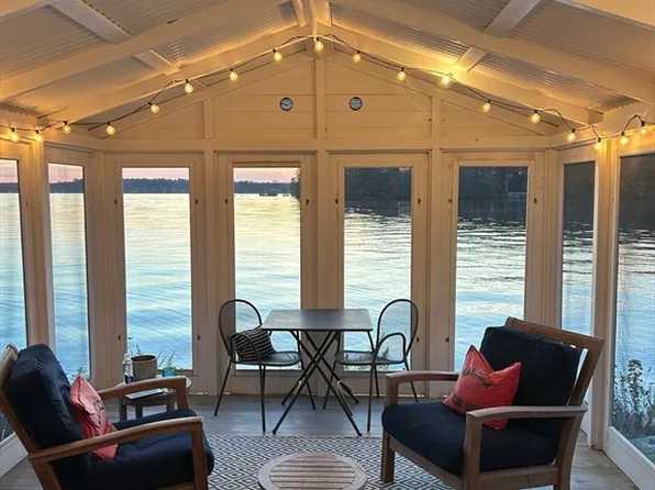 74 Lakeside Ave, Lakeville, MA 02347