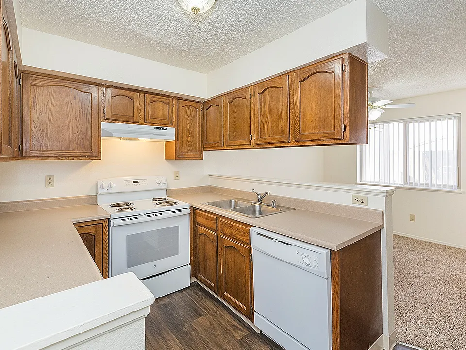 Yuma Court_09