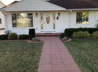 8766 S Kostner Ave, Hometown, IL 60456
