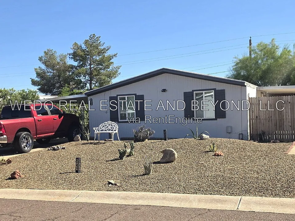 2505 E Piute Ave