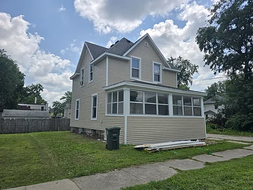 1311 W 2nd St Photo 1