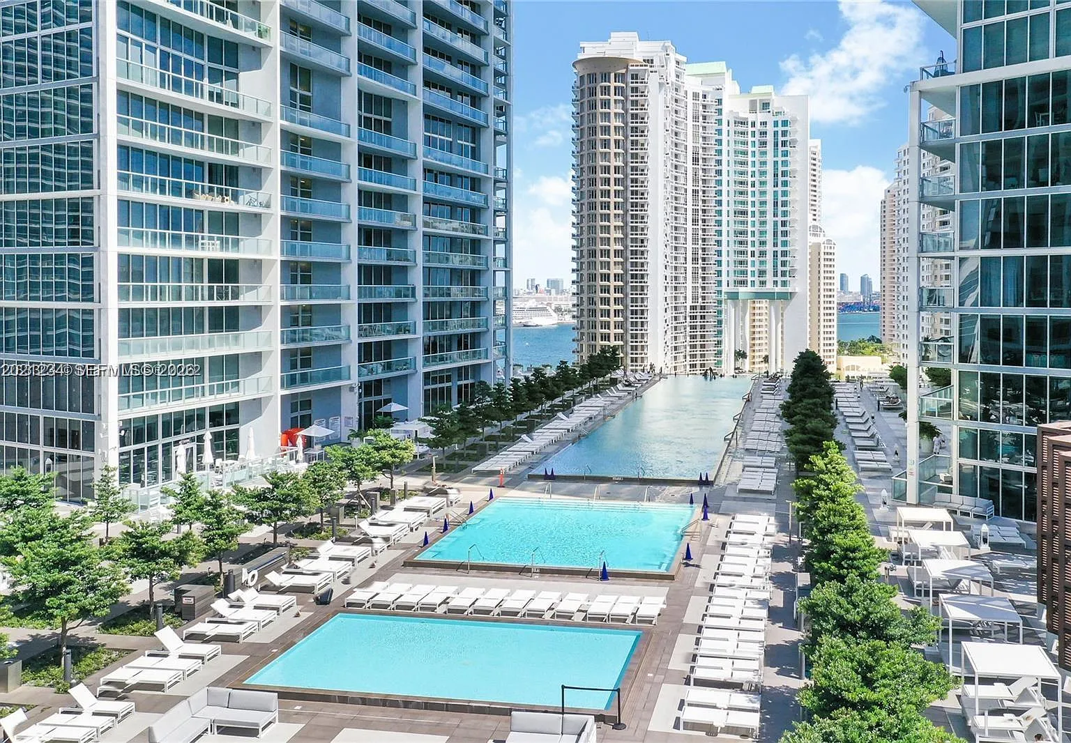 2 bed, 1012 sqft, $4,300 — Photo 1