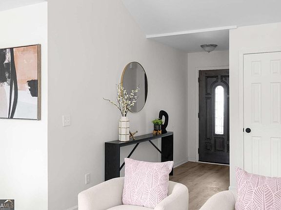 3rd image of 2203 Hidden Creek Dr