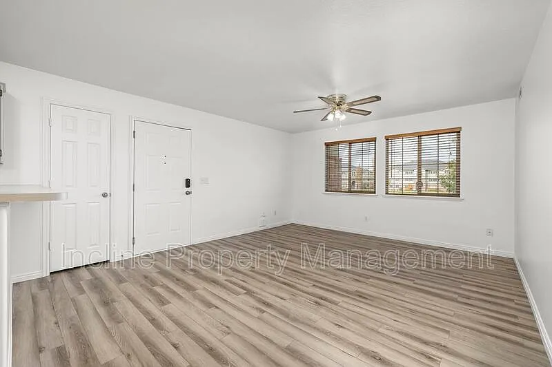 3 bed, 2.0 bath, 1200 sqft, $1,650 — Photo 2