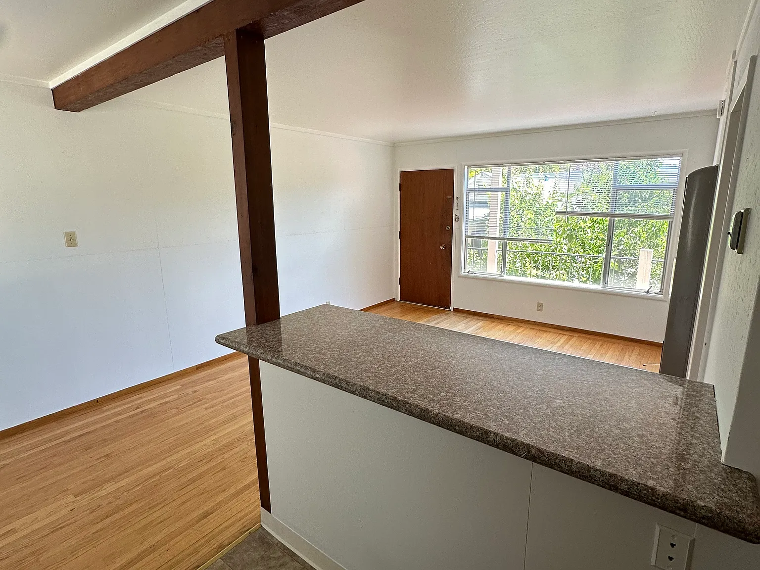 1 bed, 550 sqft, $2,099 — Photo 3
