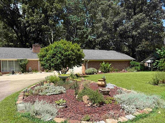 2nd image of 223 Covington Rd