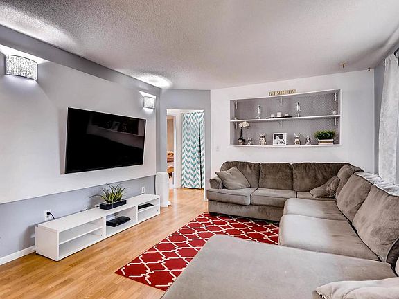 3rd image of 2154 Woodlynn Ave