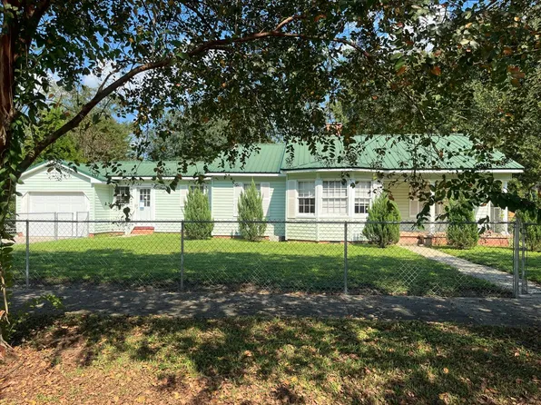 635 5th St, Chipley, FL 32428