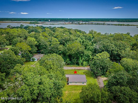 4th image of 3624 Marion Pl