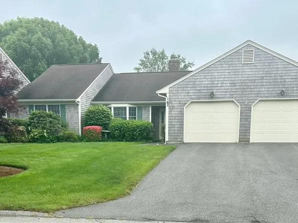108 Oakland Farm Rd, Portsmouth, RI 02871
