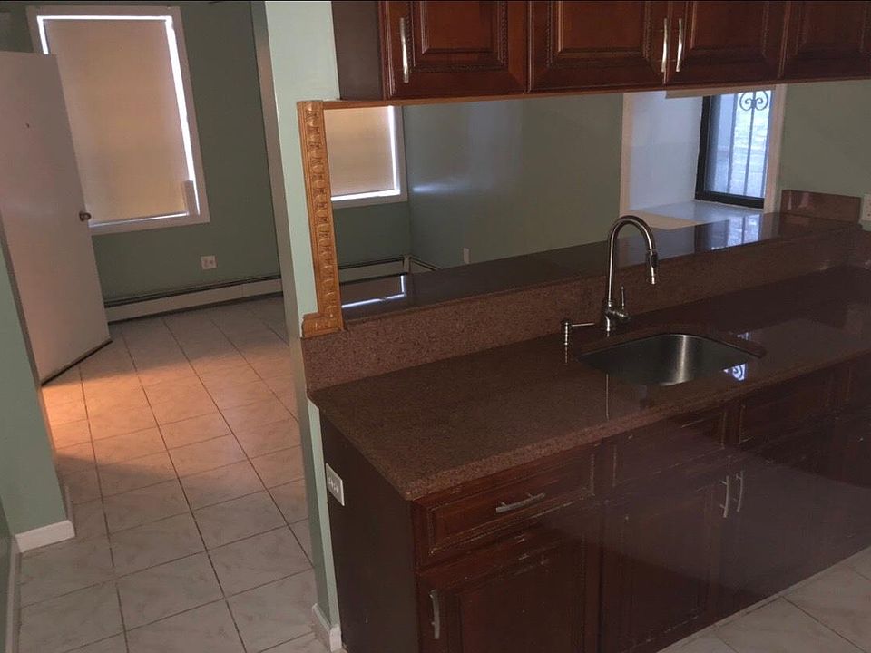 2nd image of 1339 Teller Ave #1