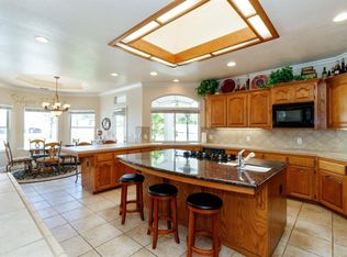 6854 N Leonard Ave, Clovis, CA 93619